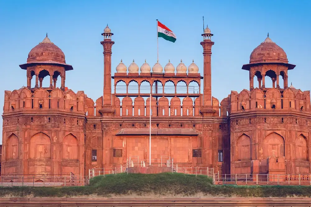 Bhopal to Delhi One-Way Cab