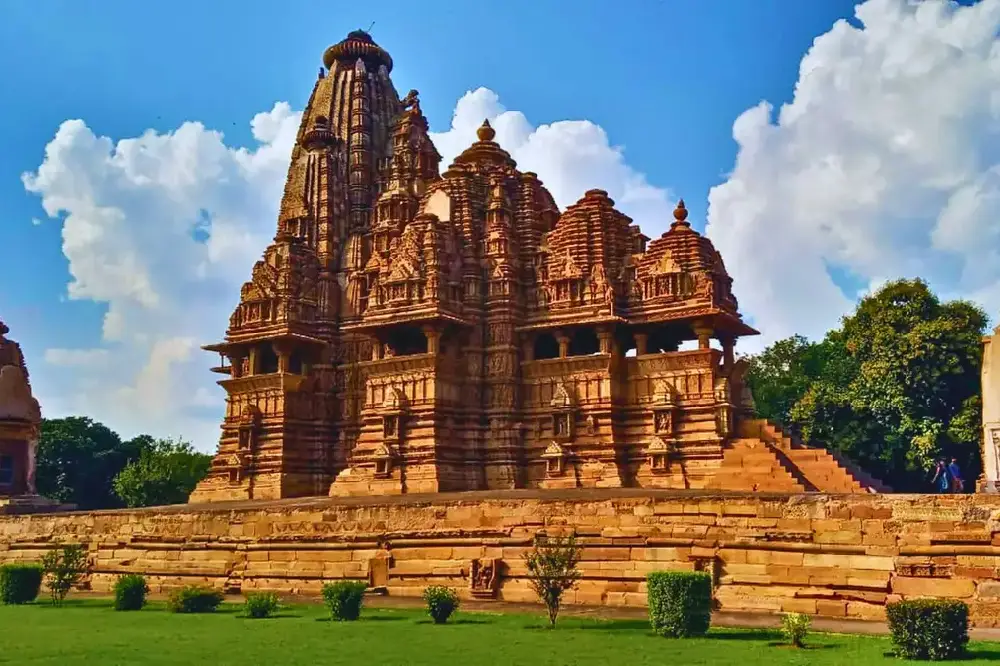 Bhopal To Khajuraho Taxi Service