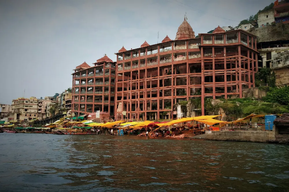 Bhopal To Omkareshwar Taxi Service